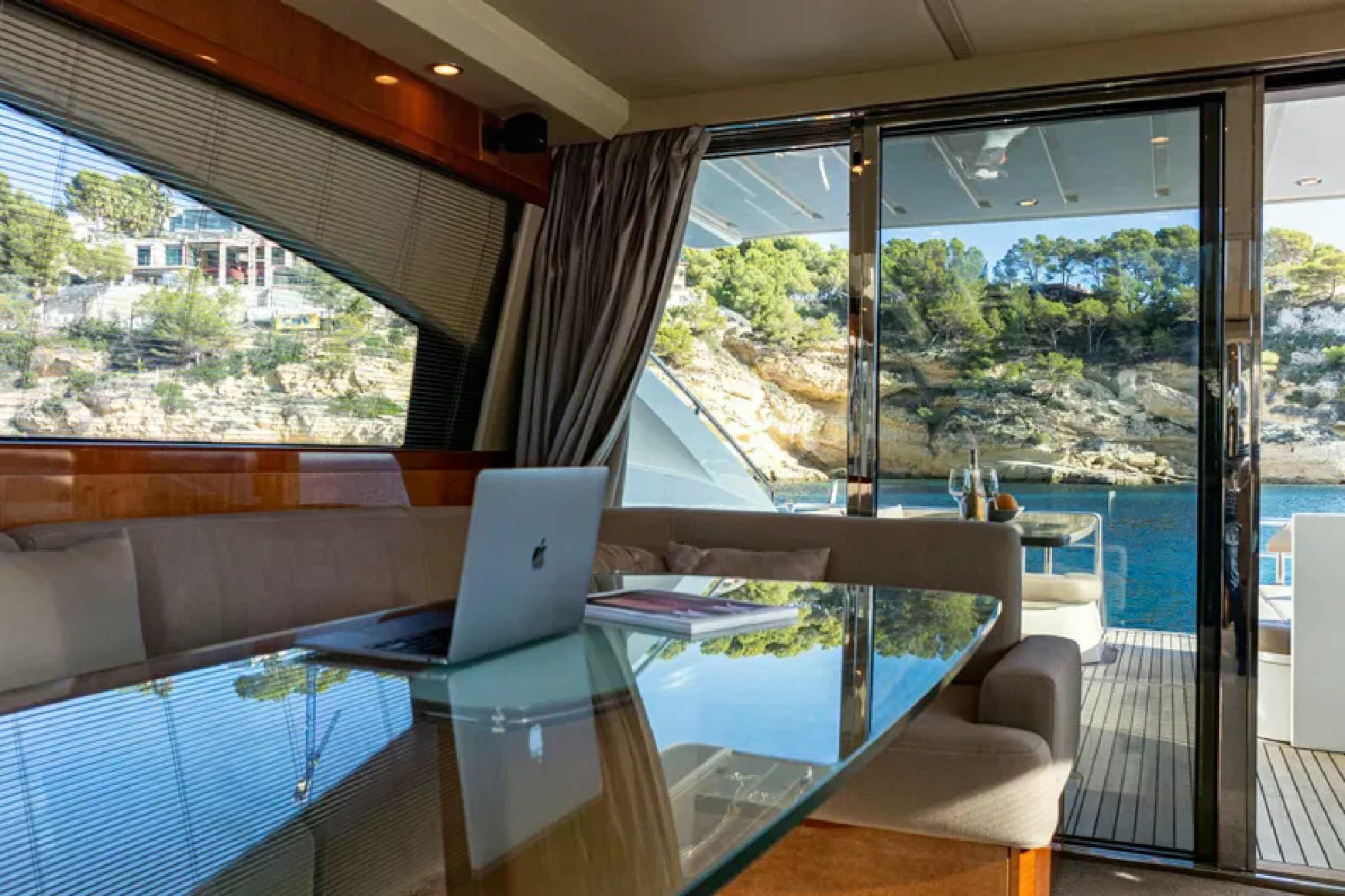 Princess Yachts V65 usato - foto hero 13