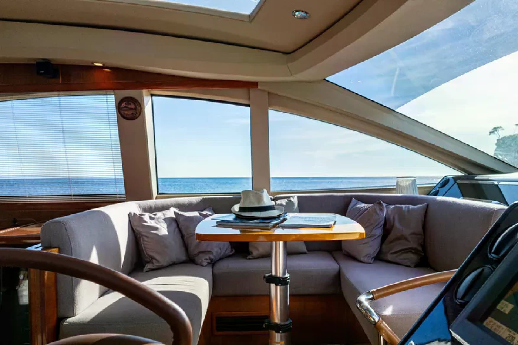 Princess Yachts V65 usato - foto hero 14