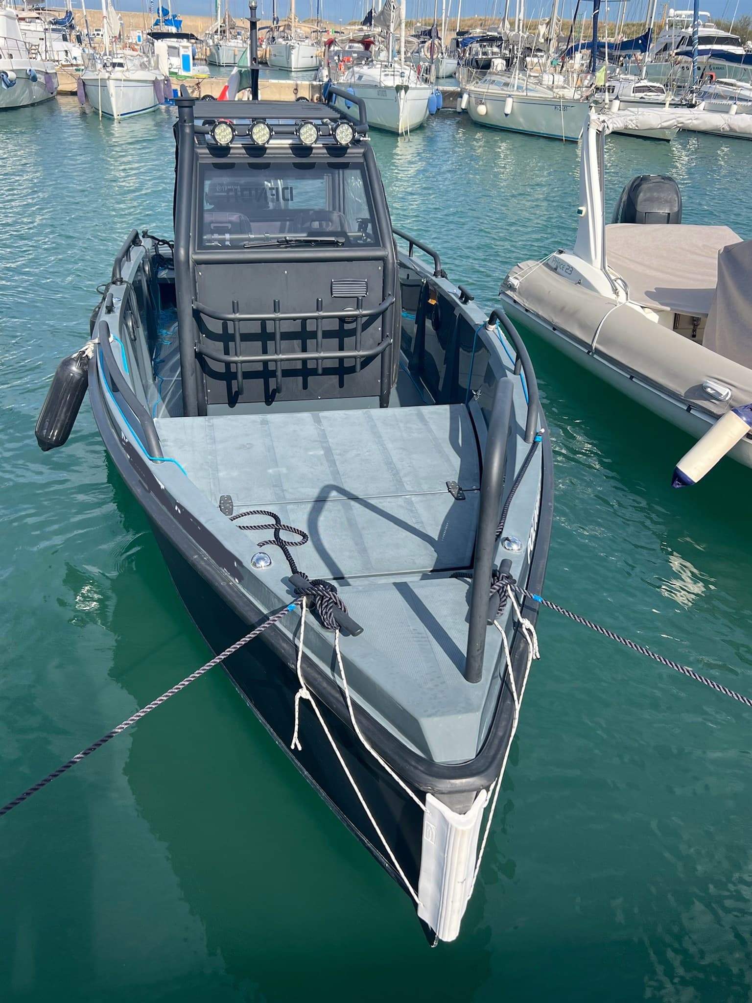 XO BOATS DFNDR 8 usato - foto hero 5
