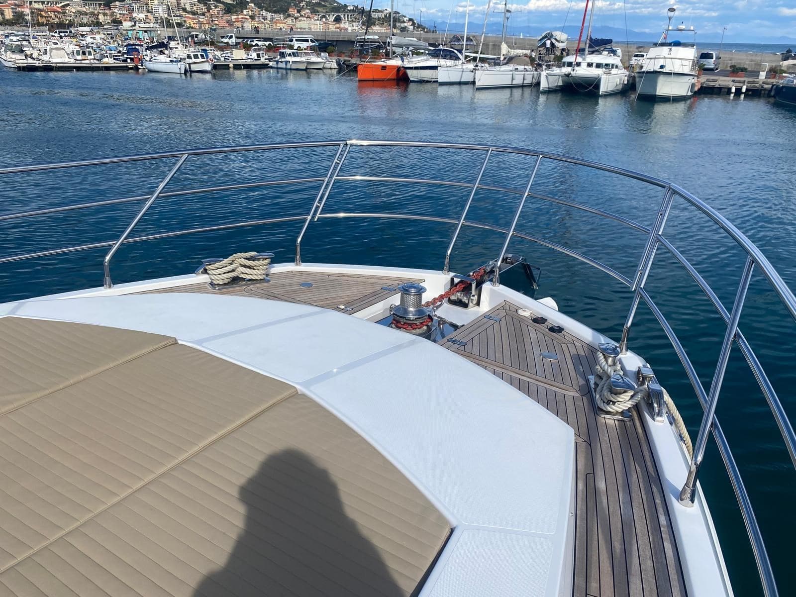 Azimut 77s - Deck View Azimut 77s - Deck View