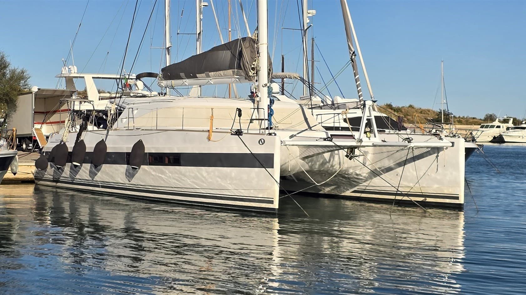 Nautitech Nautitech 542 - Detail View 1 Nautitech Nautitech 542 - Detail View 1