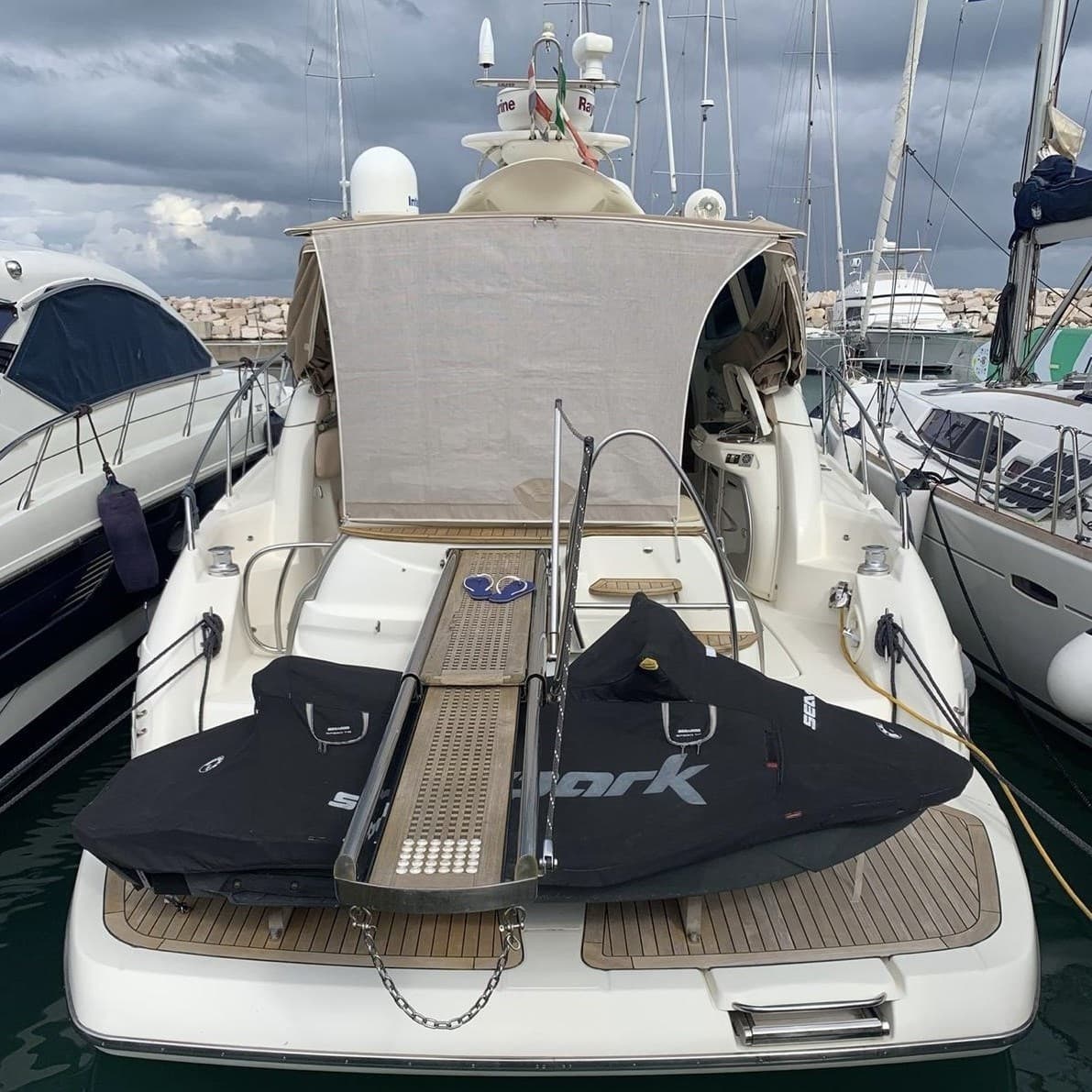 Cranchi Mediterranee 43 Hard Top - Interior View Cranchi Mediterranee 43 Hard Top - Interior View