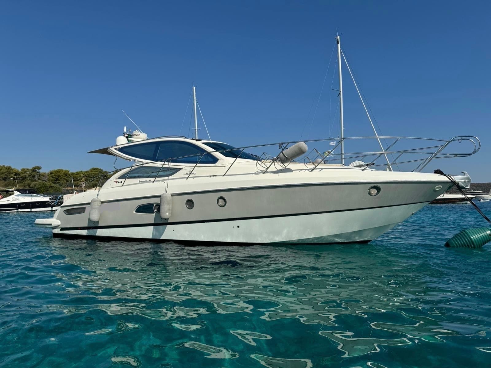 Cranchi Mediterranee 43 Hard Top - Main View Cranchi Mediterranee 43 Hard Top - Main View