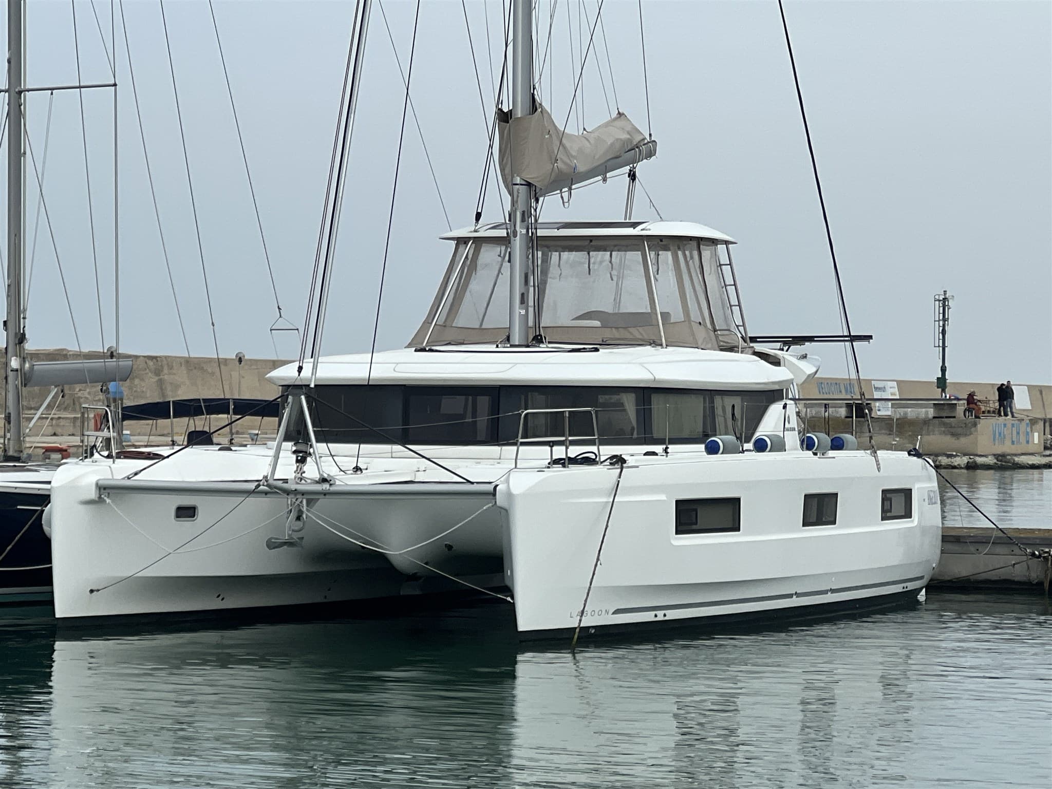 Lagoon 46 - Main View Lagoon 46 - Main View