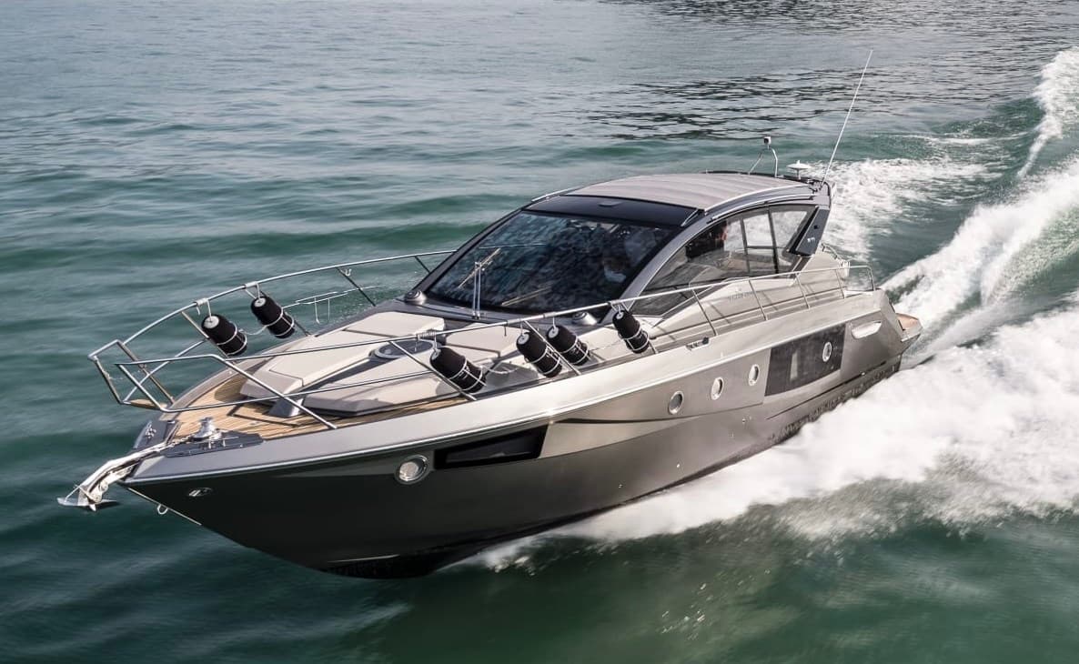 Cranchi M44 Ht - Detail View 1 Cranchi M44 Ht - Detail View 1