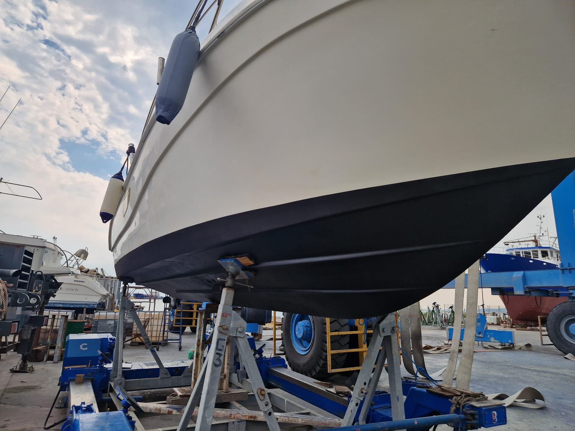 Faeton 780 Moraga - Deck View Faeton 780 Moraga - Deck View