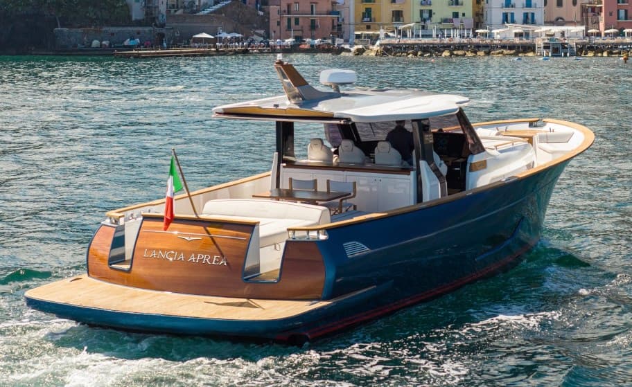 Fratelli Aprea Lancia Aprea 52 - Deck View Fratelli Aprea Lancia Aprea 52 - Deck View
