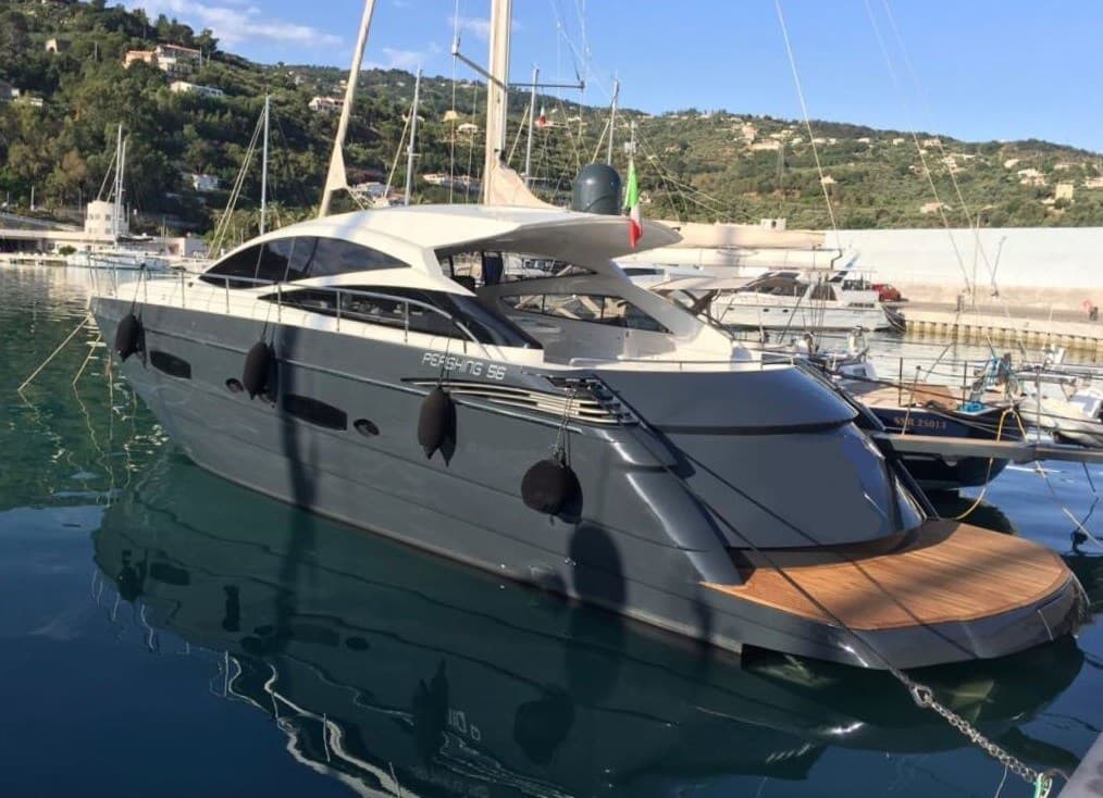 Pershing Pershing 56' - Deck View Pershing Pershing 56' - Deck View