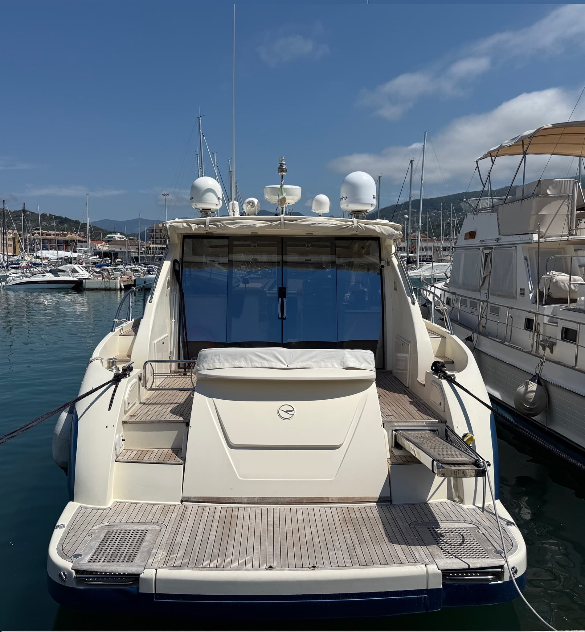 Airon Marine 4800 T Top - Detail View 1 Airon Marine 4800 T Top - Detail View 1