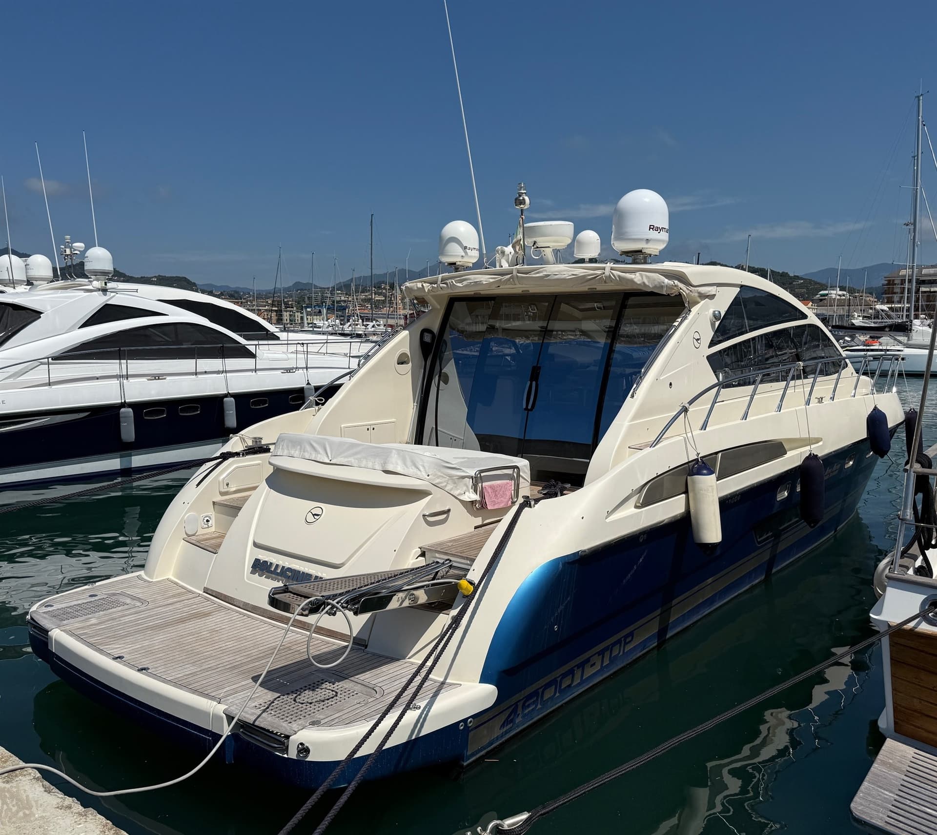 Airon Marine 4800 T Top - Main View Airon Marine 4800 T Top - Main View