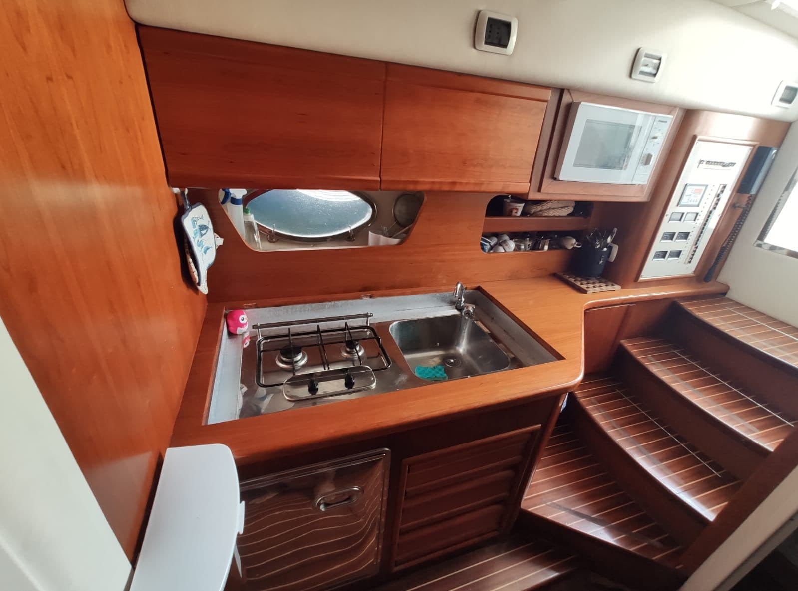 Gagliotta Camaro Even - Deck View Gagliotta Camaro Even - Deck View