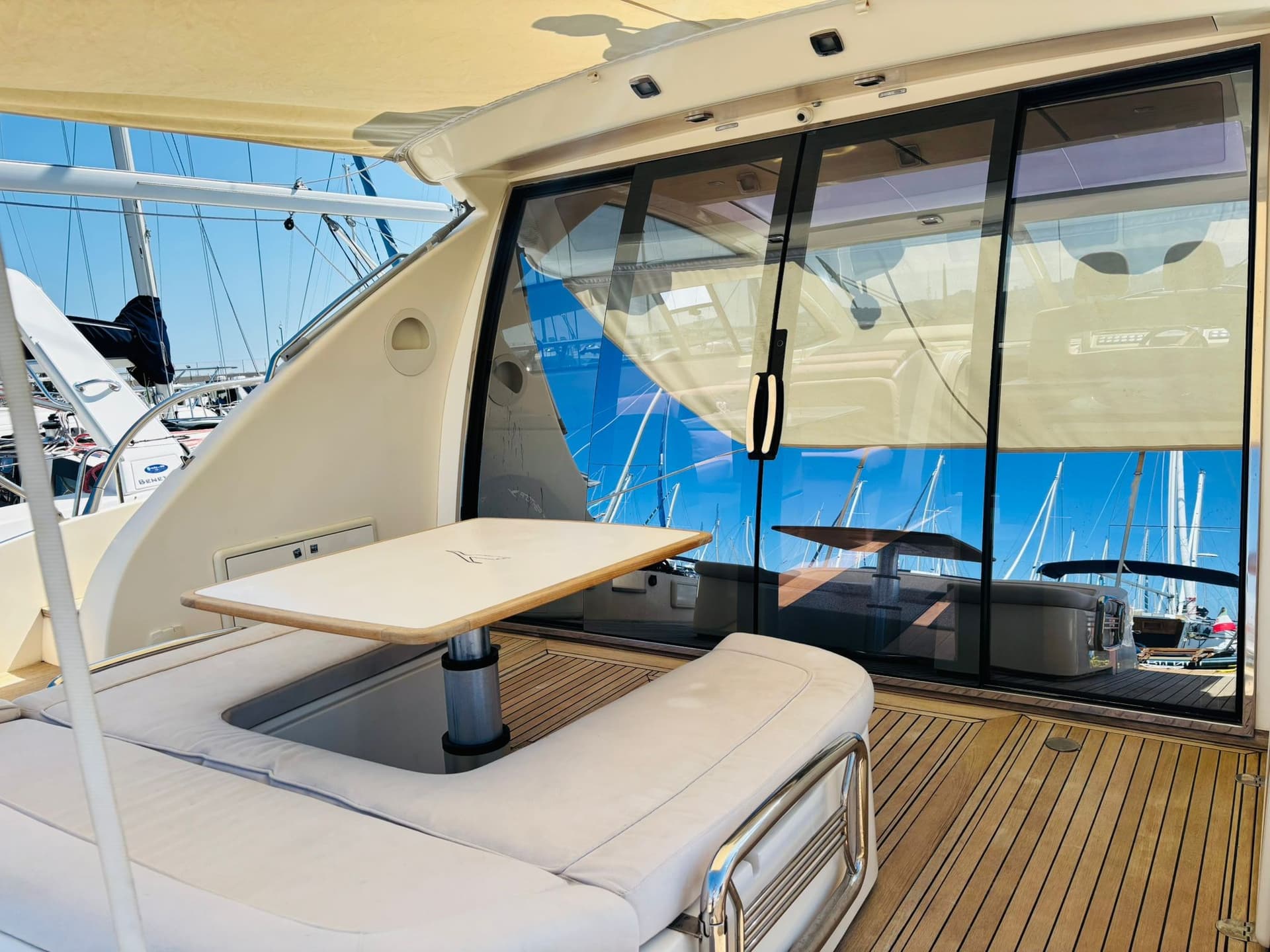 Airon Marine 4800 T Top - Deck View Airon Marine 4800 T Top - Deck View