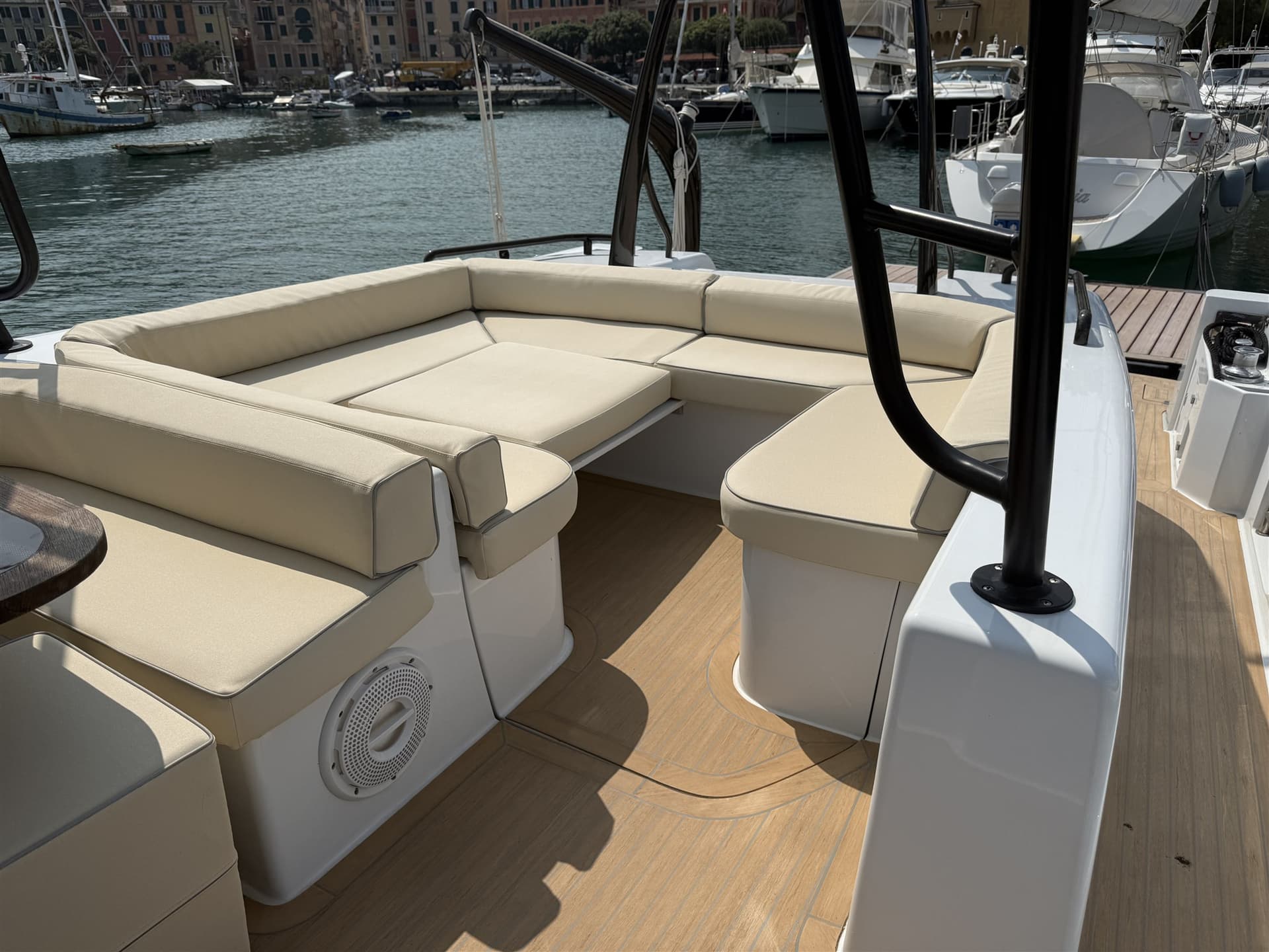 Bluegame Bluegame 47 - Deck View Bluegame Bluegame 47 - Deck View