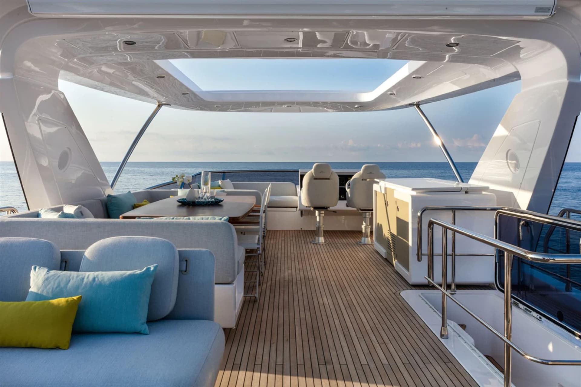 Azimut 72 Flybridge MY usato - foto hero 9