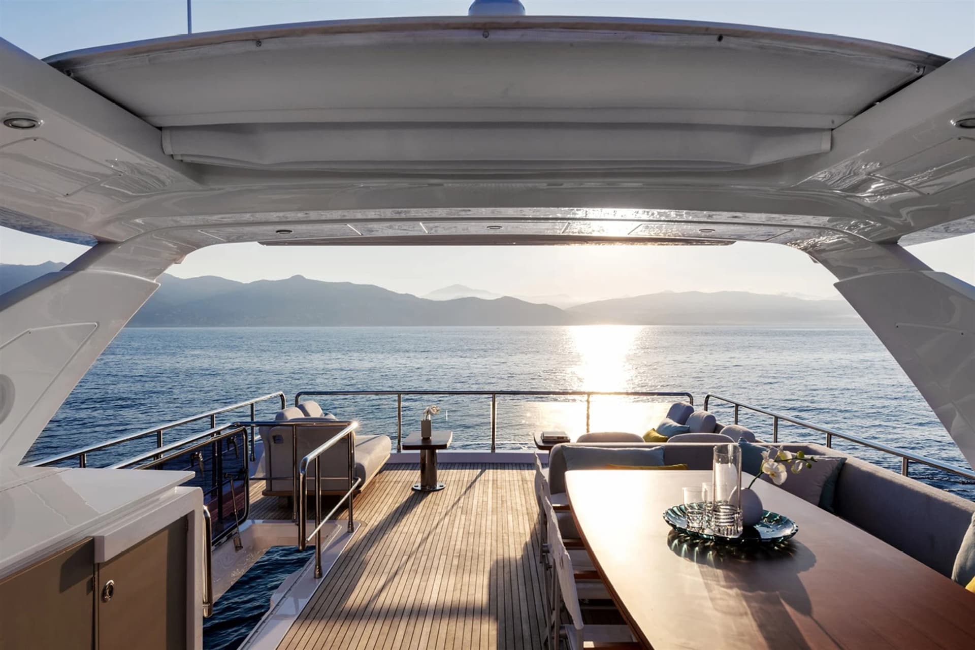 Azimut 72 Flybridge MY usato - foto hero 6