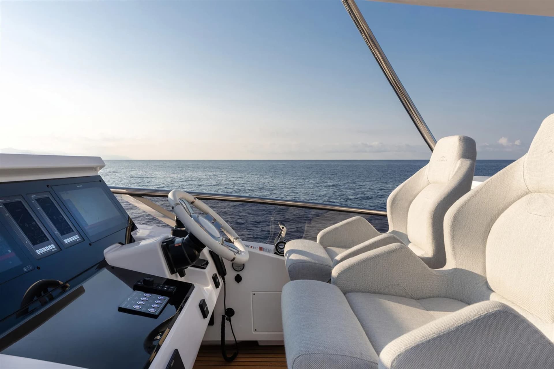 Azimut 72 Flybridge MY usato - foto hero 11
