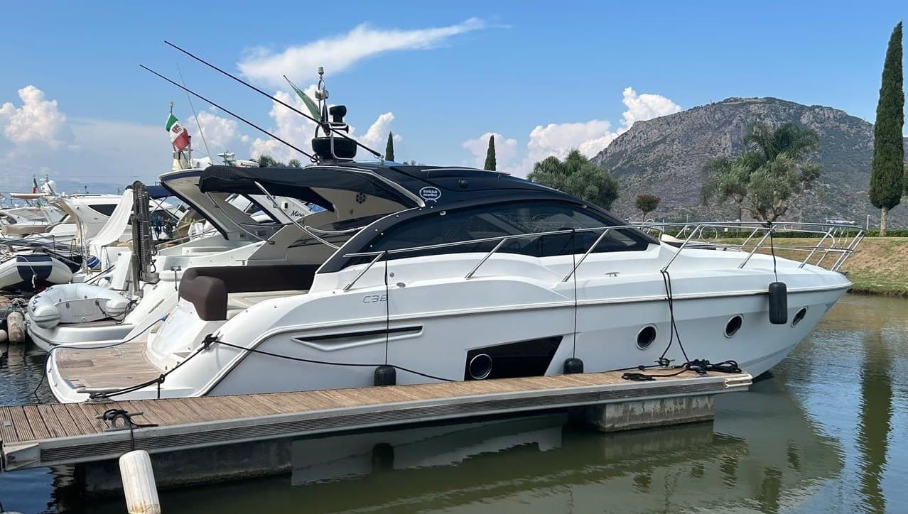 Sessa Marine C38 - Detail View 1 Sessa Marine C38 - Detail View 1