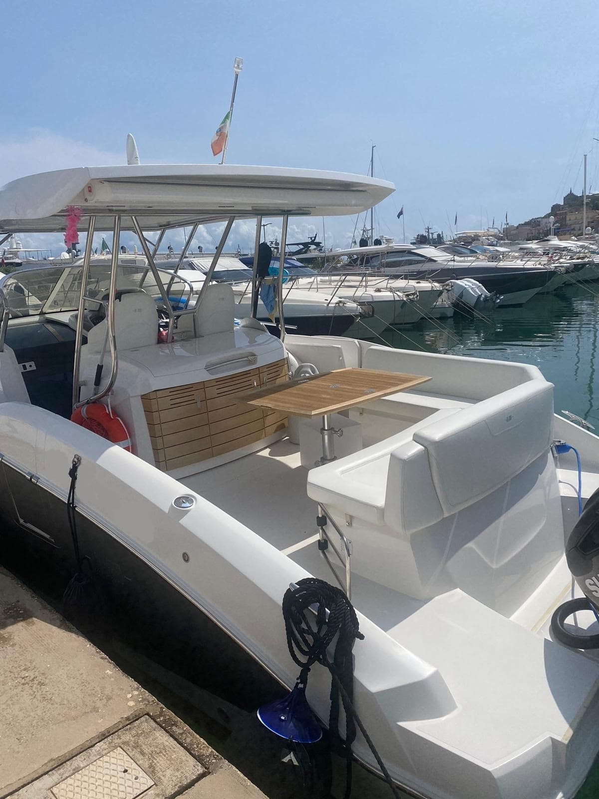 Sessa Marine Key Largo 34 - Deck View Sessa Marine Key Largo 34 - Deck View