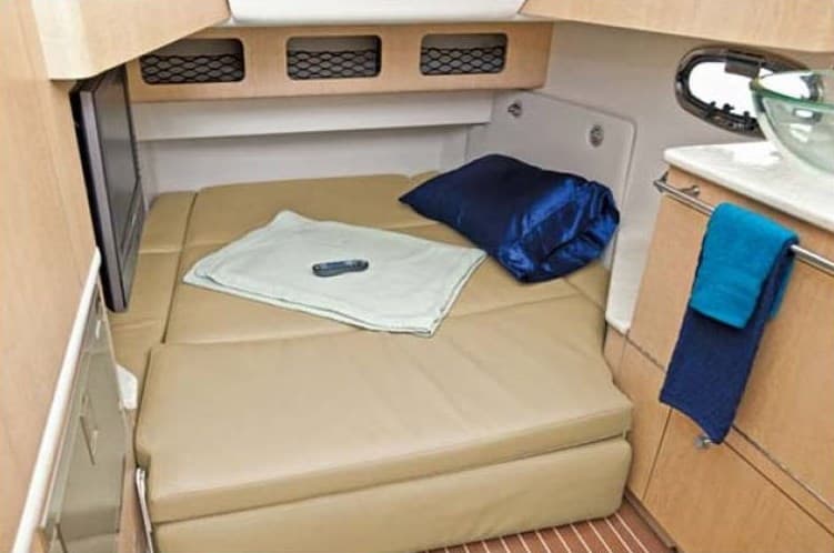 Boston Whaler 380 OUTRAGE d'occasion - image hero 20