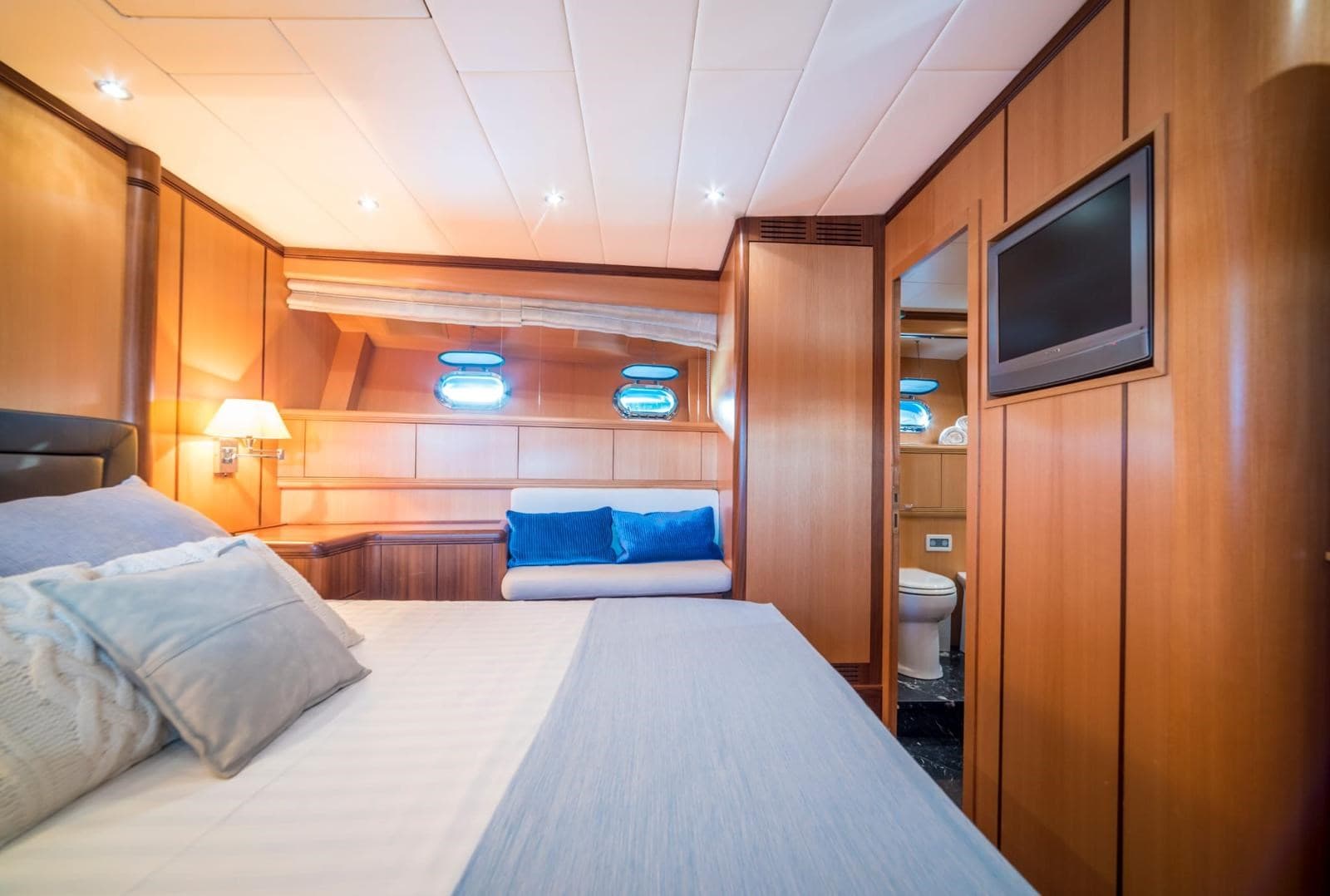 Overmarine Mangusta 72 Open usato - foto hero 17