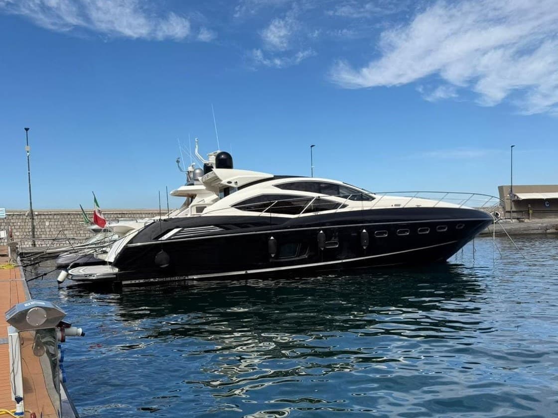 Sunseeker Predator 64 - Main View Sunseeker Predator 64 - Main View