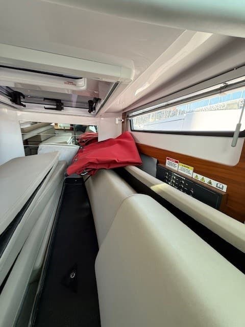 Axopar 28 Cross Cabin usato - foto hero 19