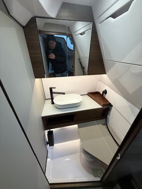 Axopar 38 Cross Cabin gebraucht - Hauptbild 10