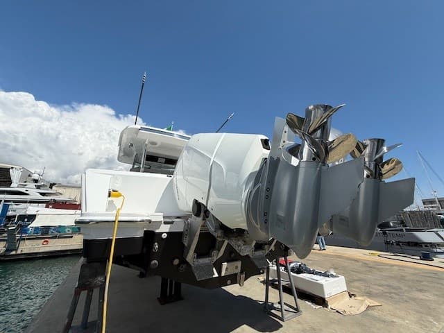 Bertram Yacht 39 cc usato - foto hero 5