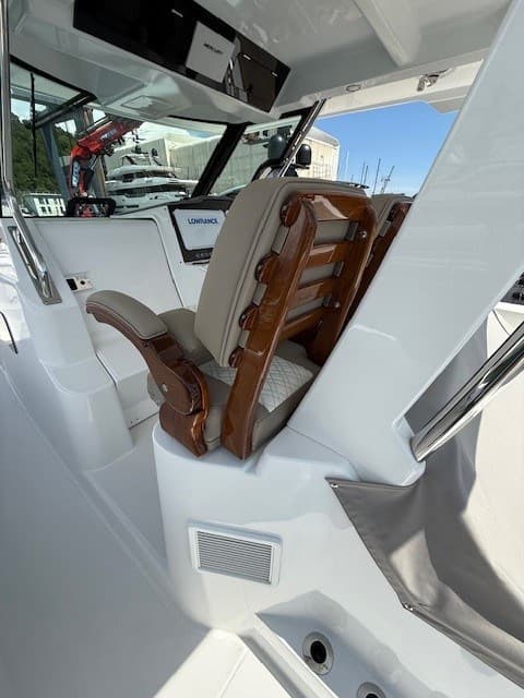 Bertram Yacht 39 cc usato - foto hero 12