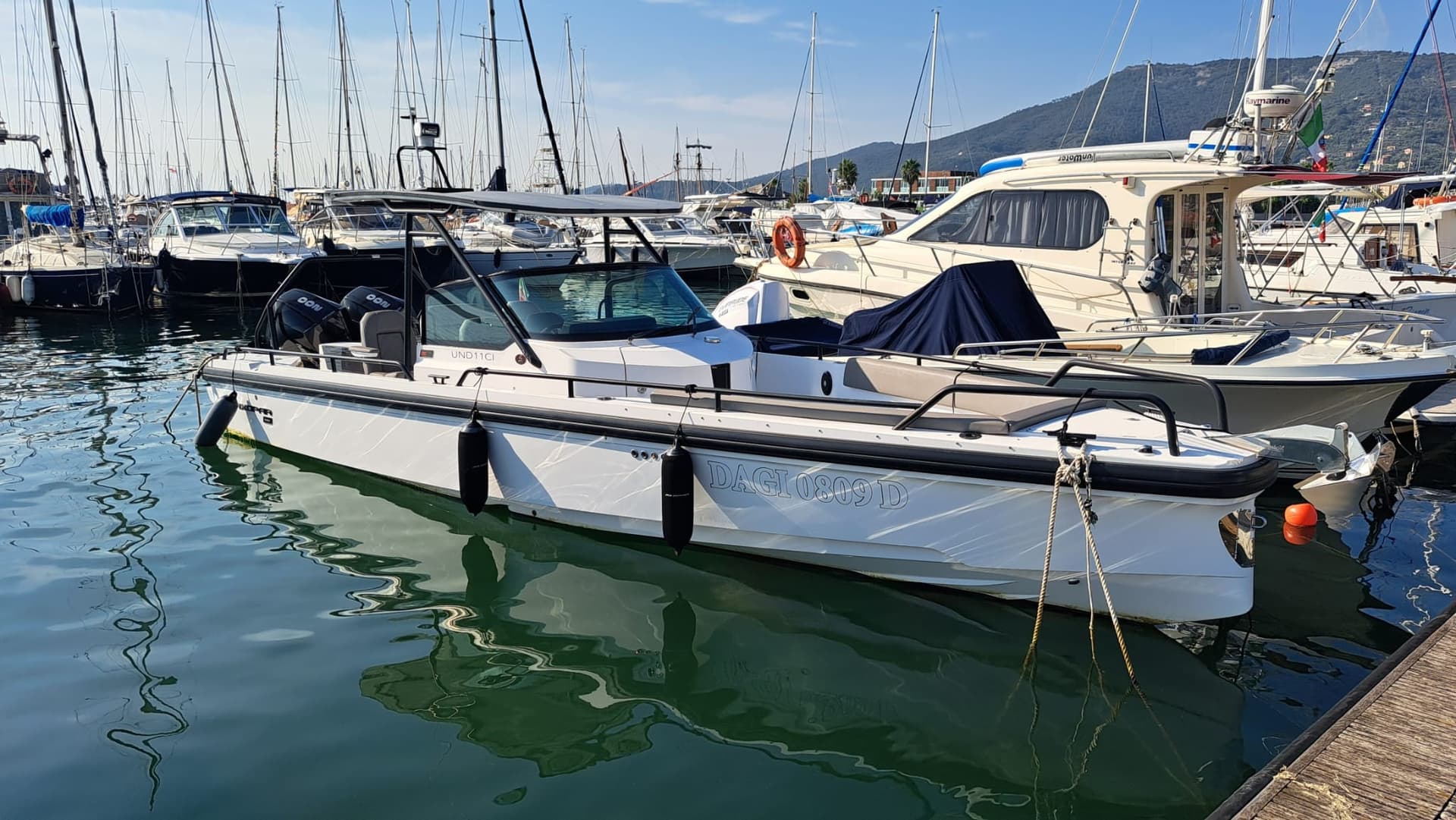 Axopar Boats OY 28 T Top gebraucht - Hauptansicht