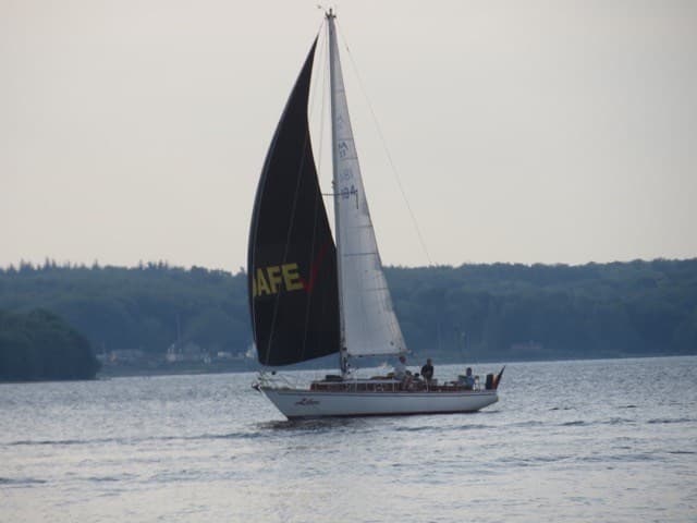 Hallberg Rassy Mistral 33 gebraucht - Detail 3