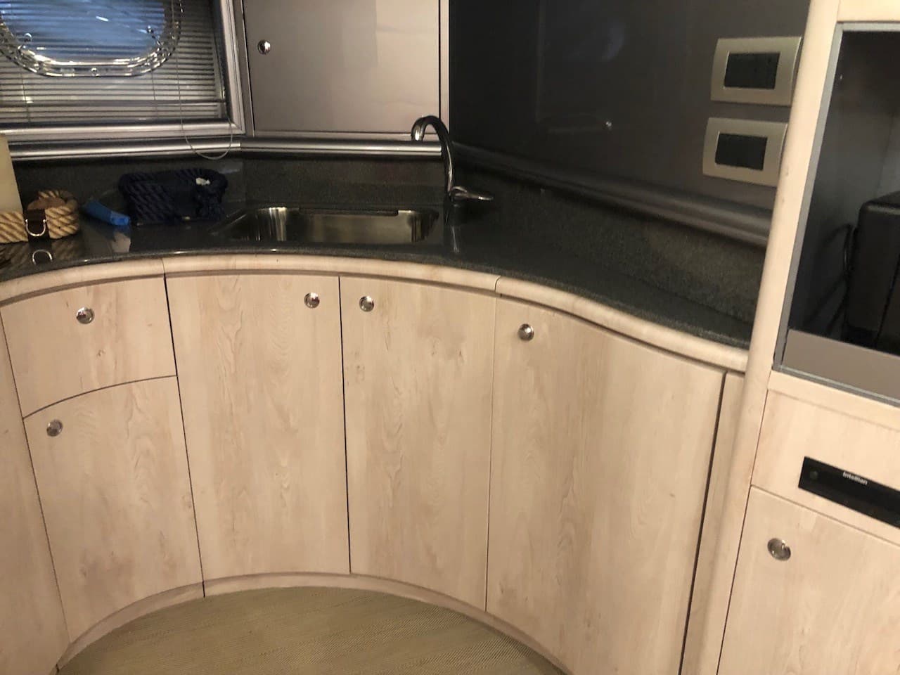 Cantieri di Baia 63 Azzurra usato - foto hero 8