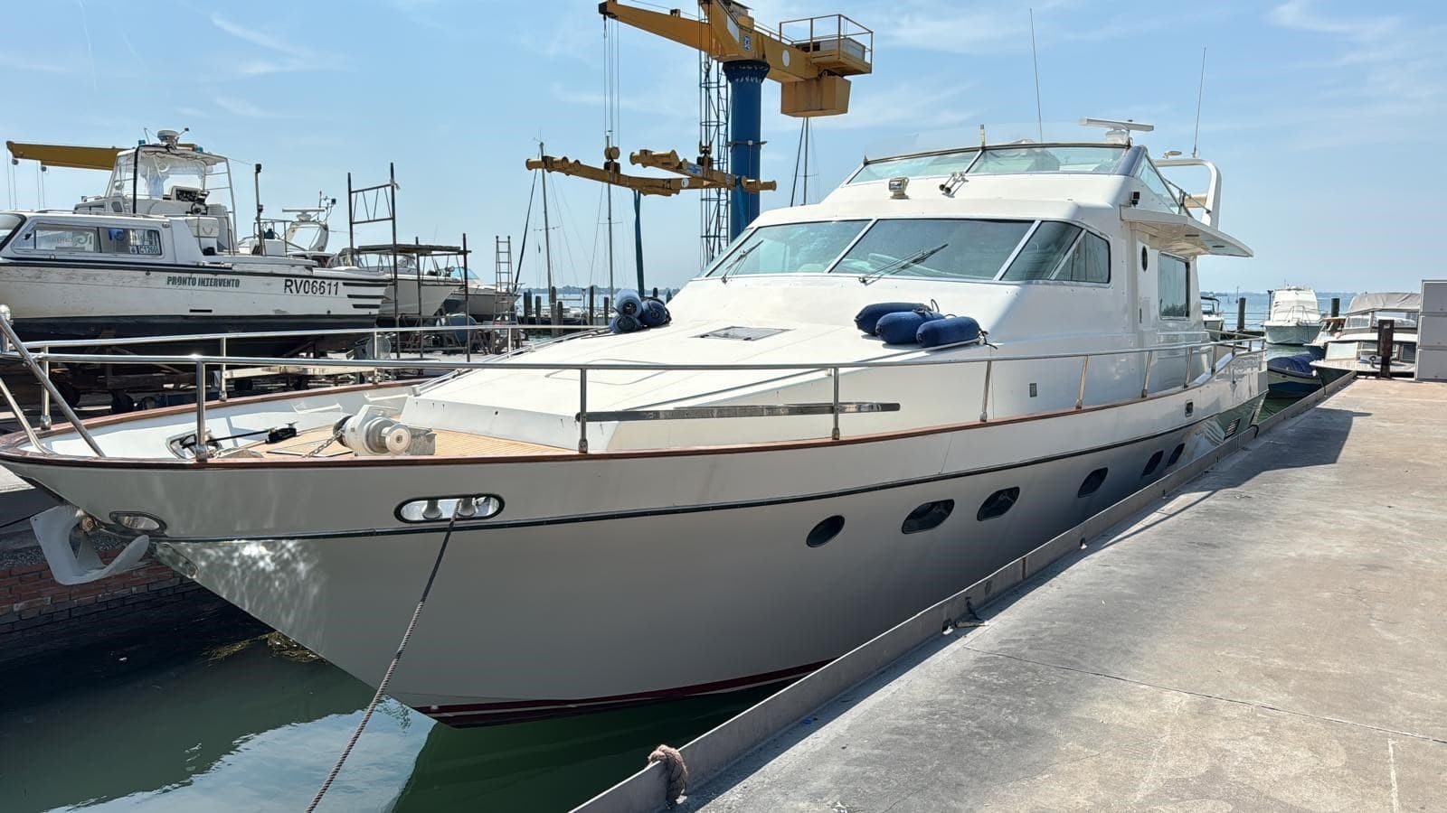 Alfamarine 16,50 - Detail View 1 Alfamarine 16,50 - Detail View 1