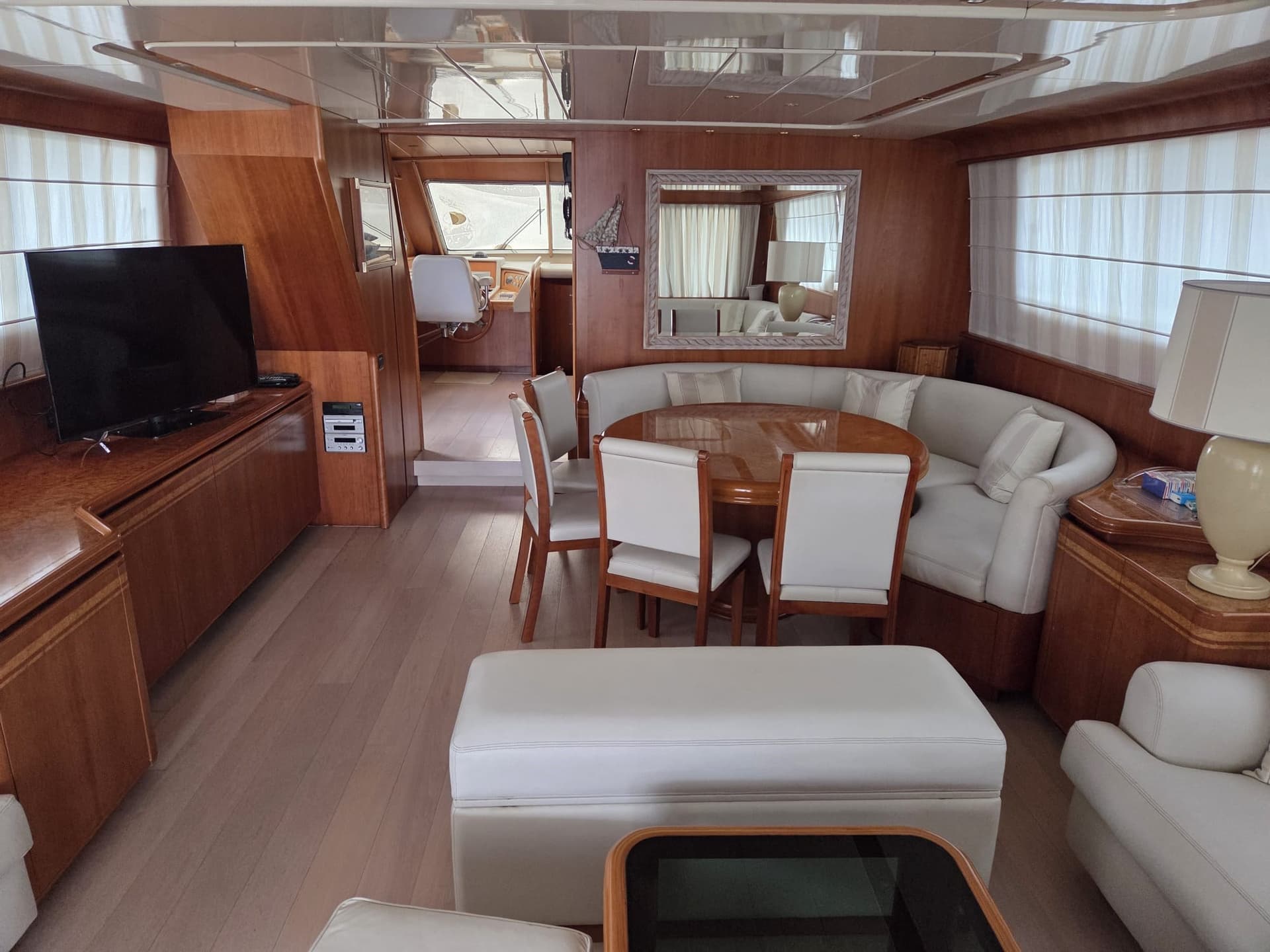 Canados Canados 24 - Interior View Canados Canados 24 - Interior View