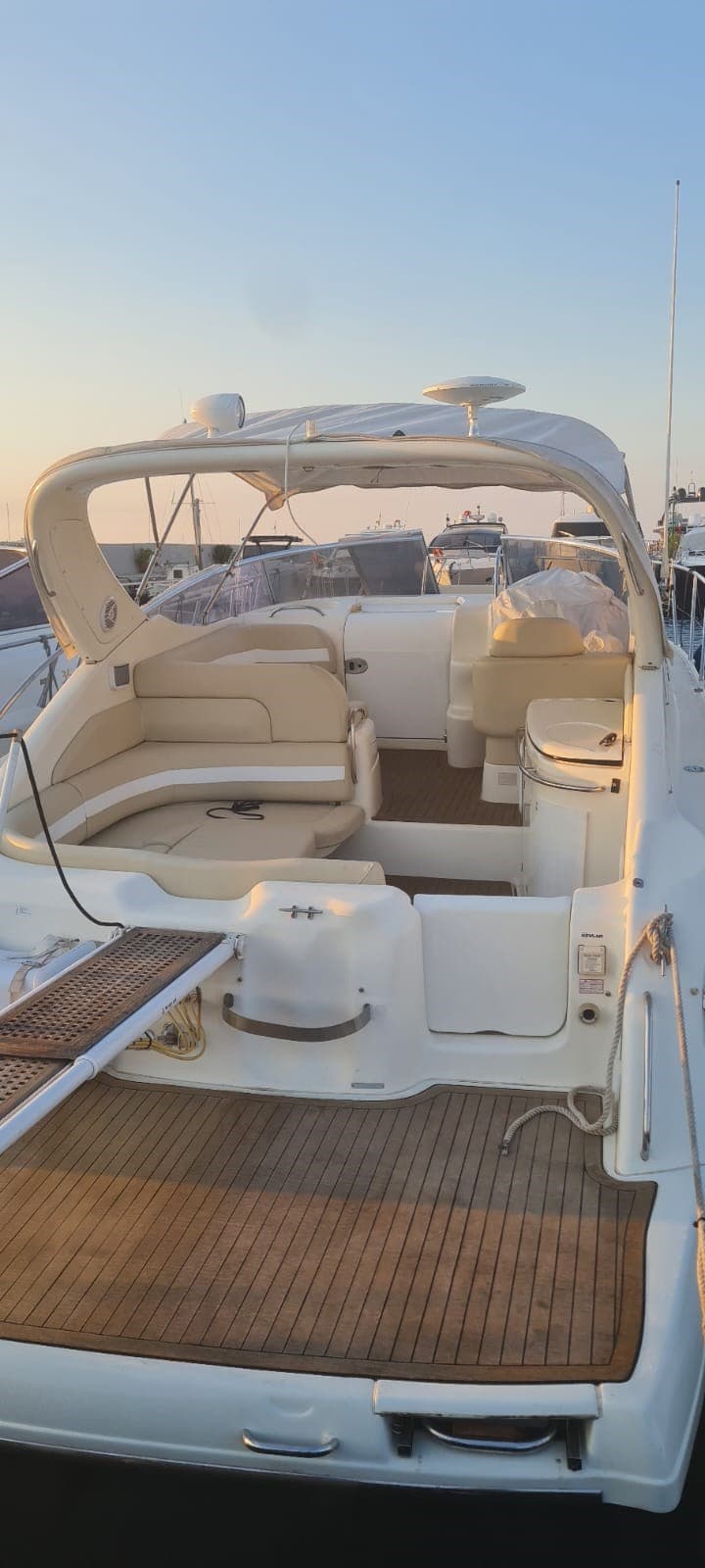 Cranchi 34 Zaffiro - Interior View Cranchi 34 Zaffiro - Interior View