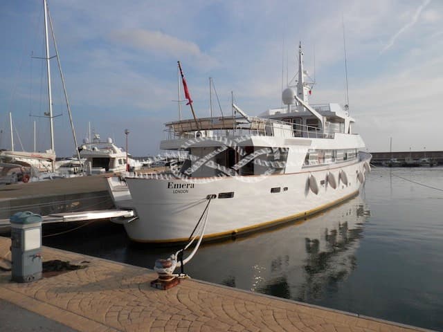 Camper & Nicholson 40 - Detail View 1 Camper & Nicholson 40 - Detail View 1