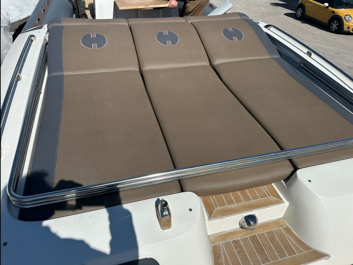 Heaven Heaven 40 - Interior View Heaven Heaven 40 - Interior View