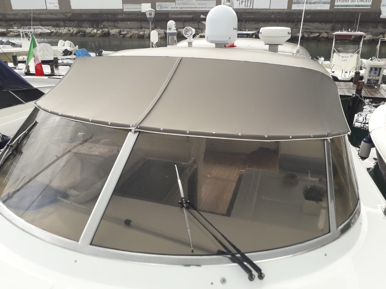 Rizzardi 50 Tl Charter - Interior View Rizzardi 50 Tl Charter - Interior View