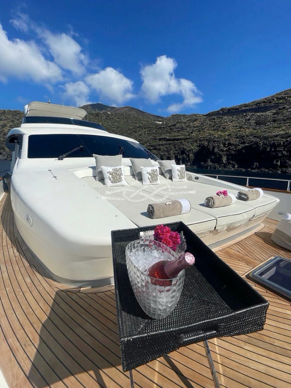 Canados 72 Charter - Detail View 1 Canados 72 Charter - Detail View 1