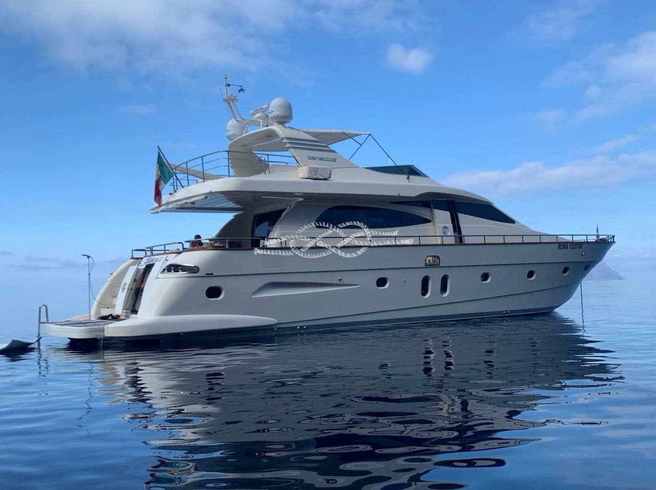 Canados 72 Charter - Main View Canados 72 Charter - Main View