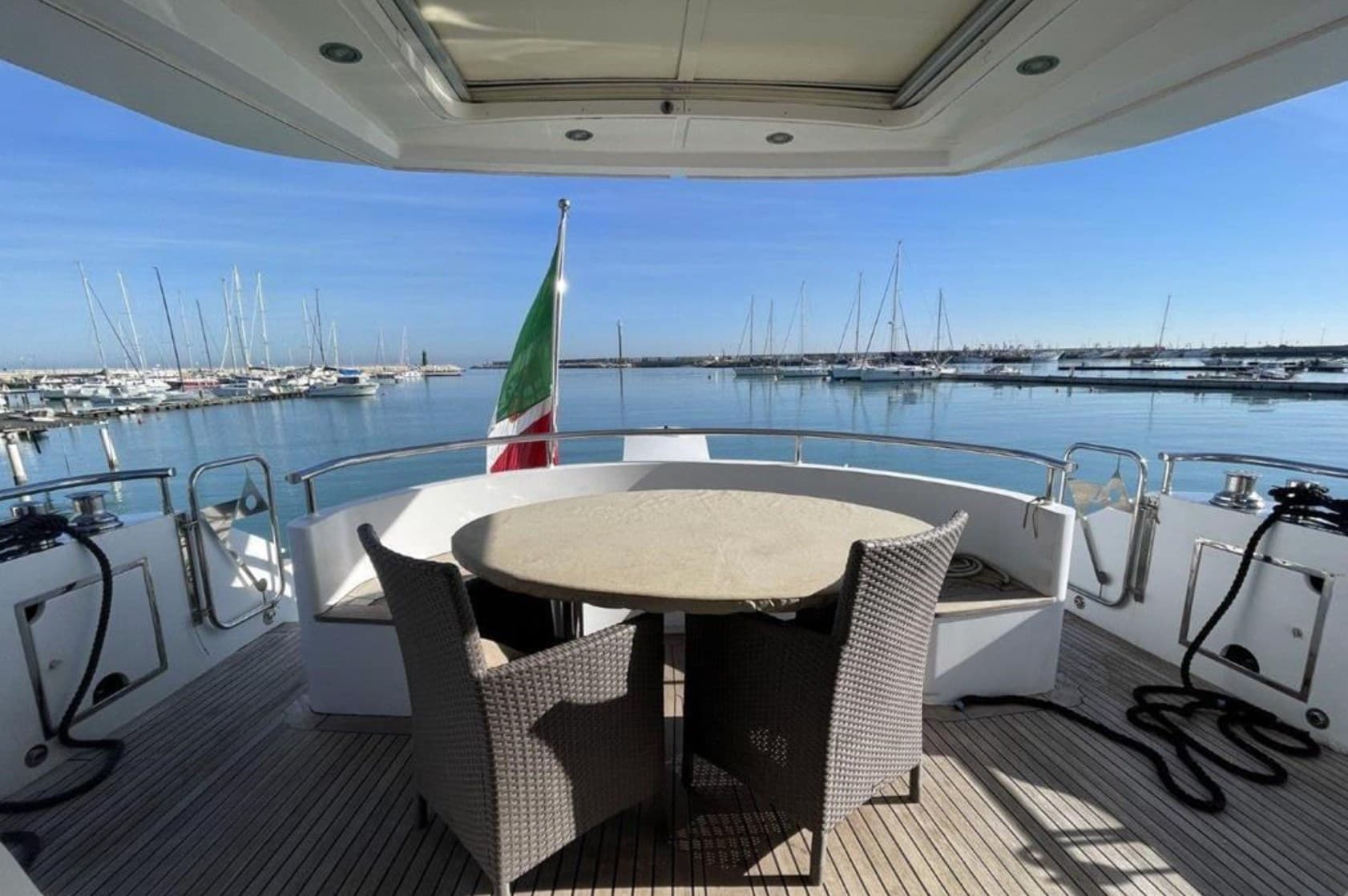 Pacific Prestige 200 - Detail View 1 Pacific Prestige 200 - Detail View 1