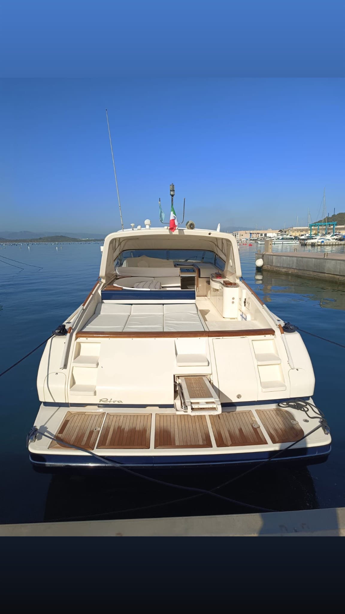 Riva Aquarius 54 - Interior View Riva Aquarius 54 - Interior View