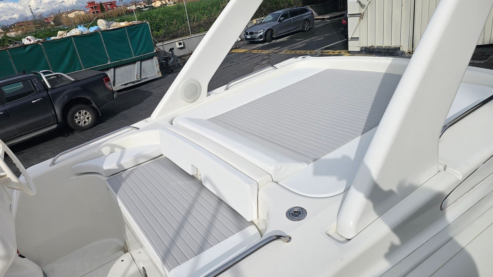 Bat 745 - Interior View Bat 745 - Interior View