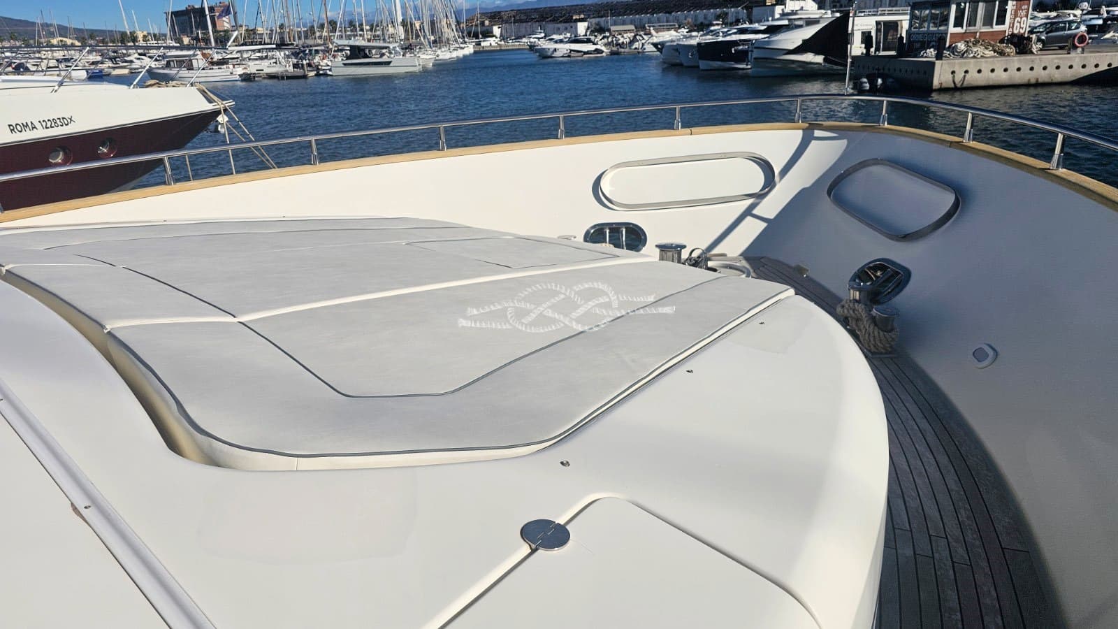 Canados Canados 76 - Deck View Canados Canados 76 - Deck View