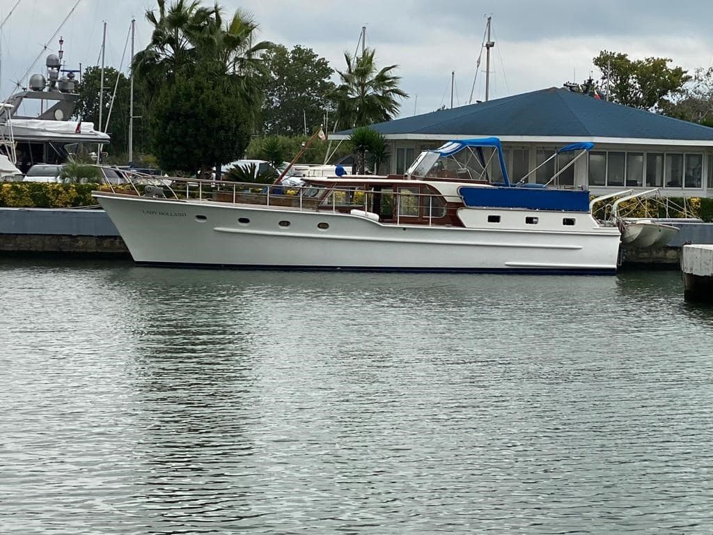 Feadship Van Lent & Zoonen 52' - Interior View Feadship Van Lent & Zoonen 52' - Interior View