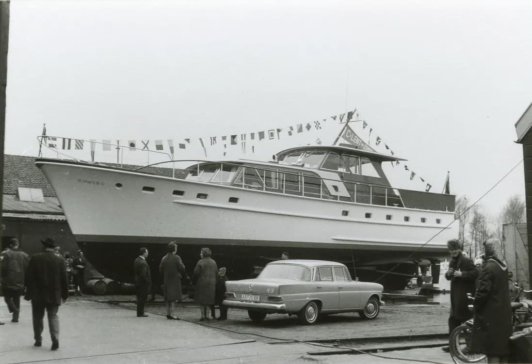 Feadship Van Lent & Zoonen 52' - Detail View 1 Feadship Van Lent & Zoonen 52' - Detail View 1