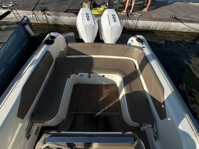 Lomac Granturismo 10.5 - Deck View Lomac Granturismo 10.5 - Deck View