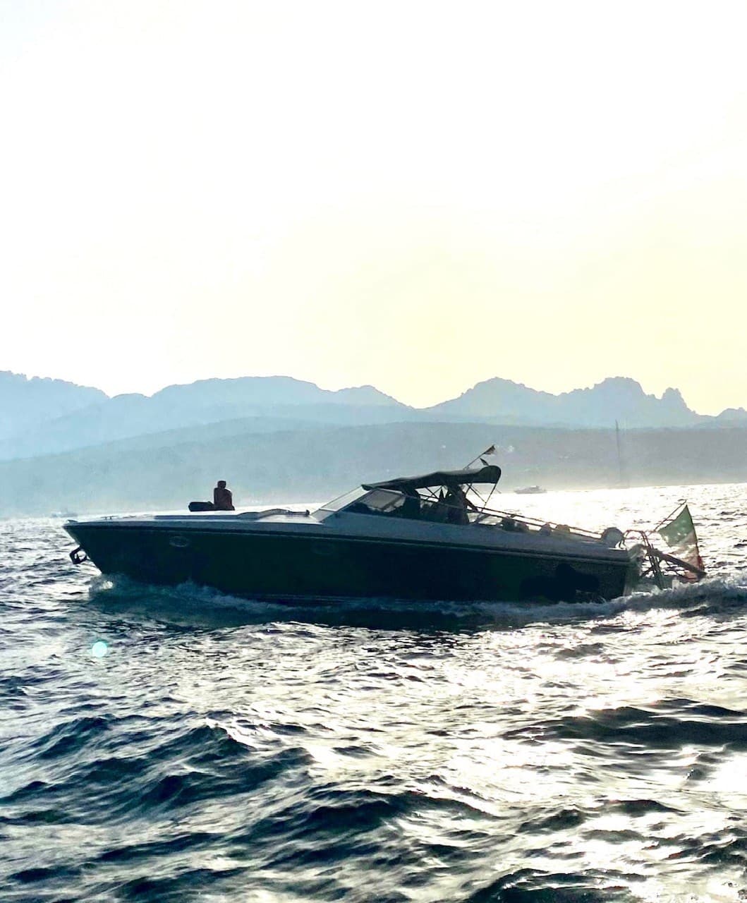 Cantieri Navali Di Roma Itama 38 - Deck View Cantieri Navali Di Roma Itama 38 - Deck View