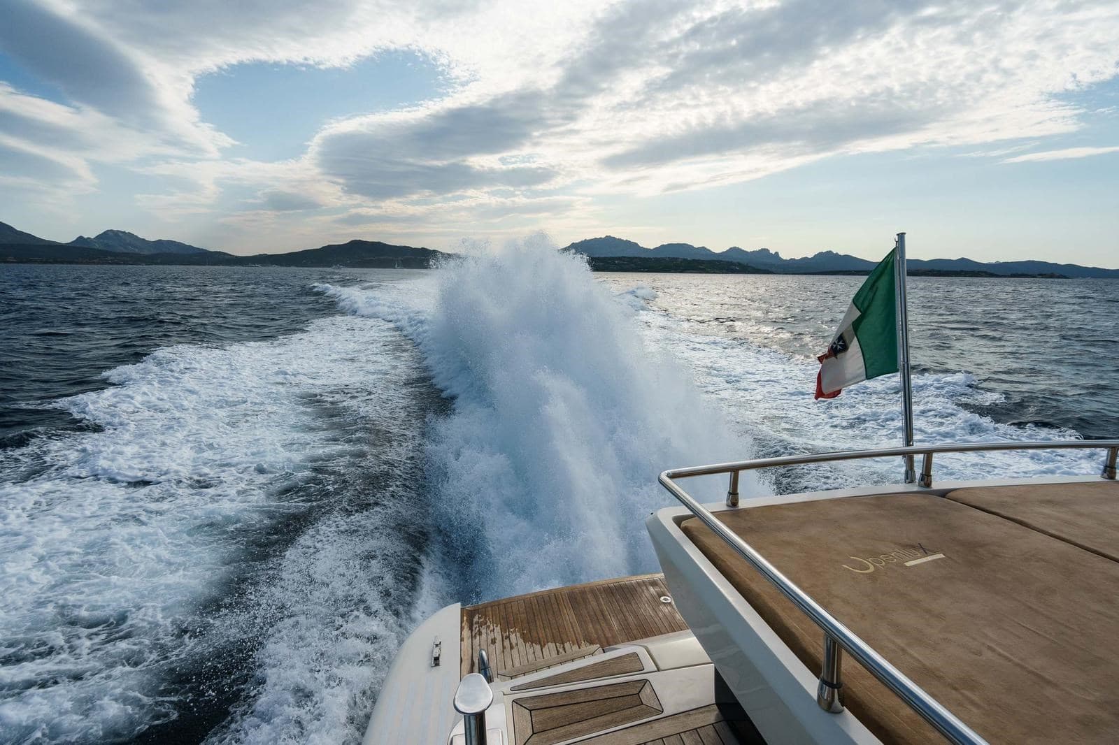 Alalunga 85 Sport - Detail View 1 Alalunga 85 Sport - Detail View 1