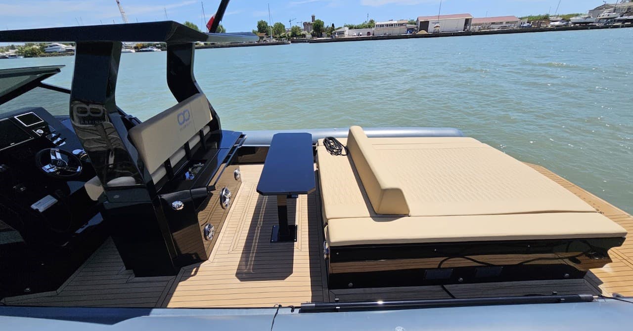 Seanfinity R4 - Deck View Seanfinity R4 - Deck View